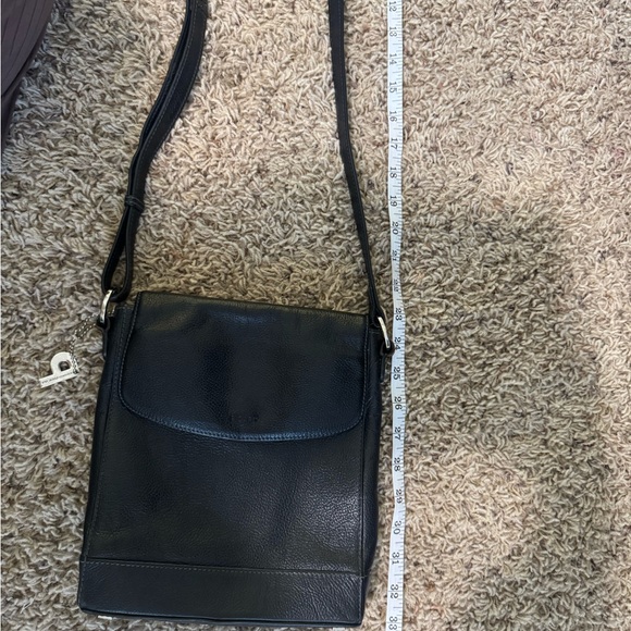 Picard Elegant Black Leather Crossbody Bag - Picture 14 of 16